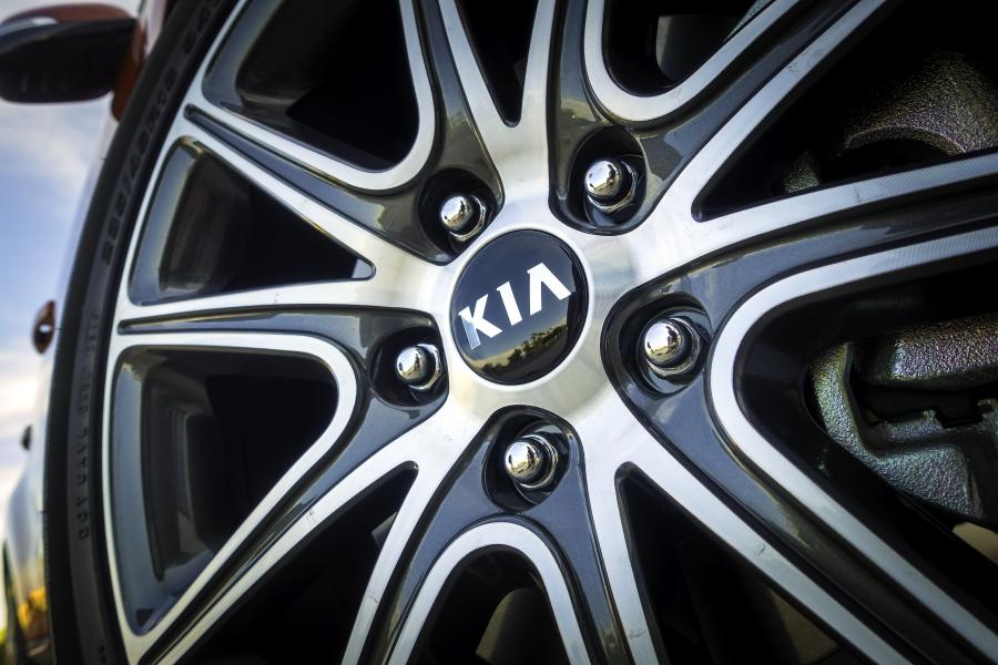 Колеса Kia Soul Turbo (PS) 2016 года  (NA) (фото 18 из 35)